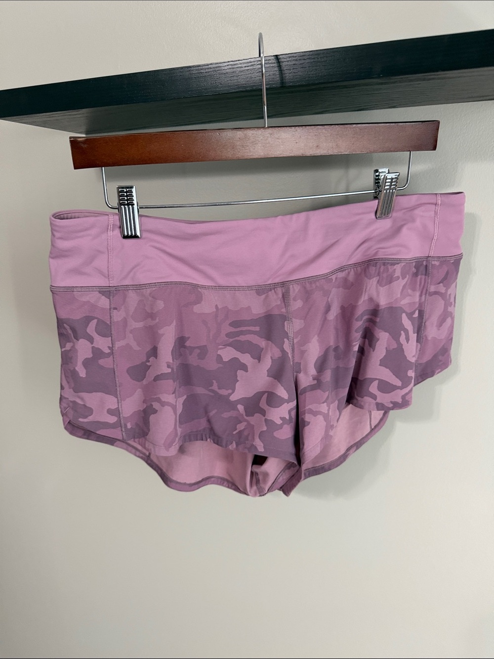 Lululemon speed (up) short sz 10